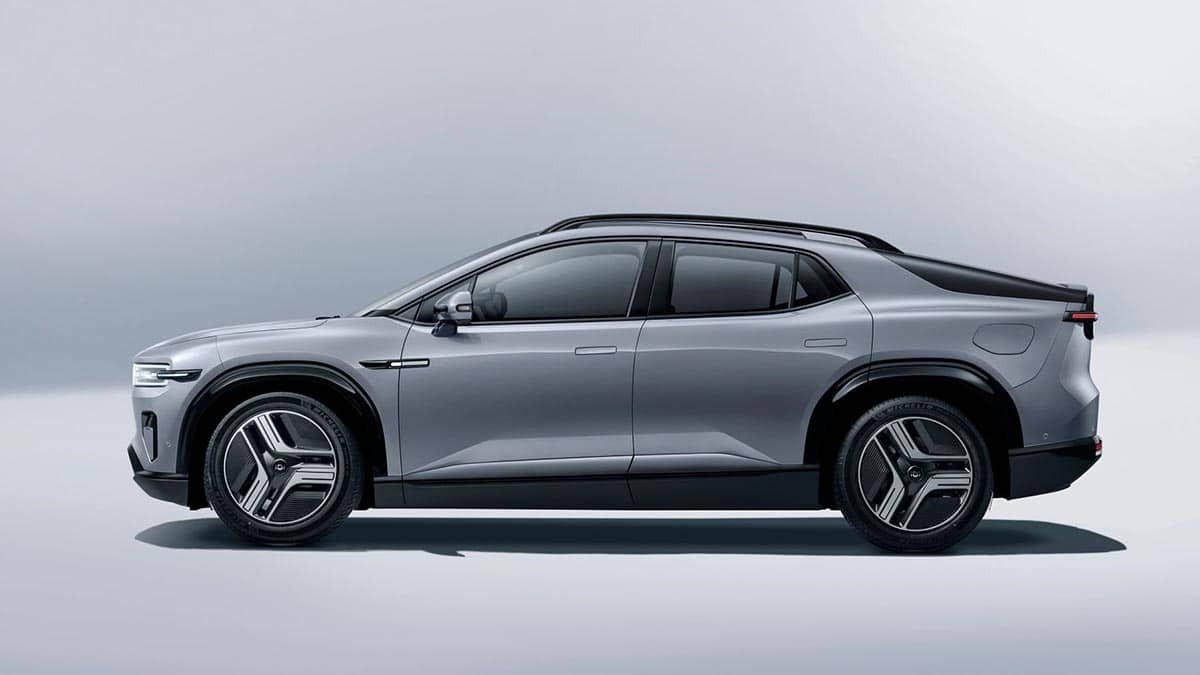 Side profile of the Changan NEVO E07, a fastback SUV over 16 feet long with atypical styling