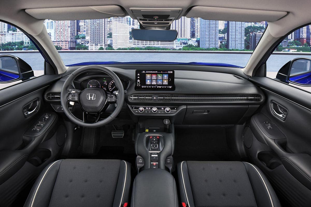 Honda ZR-V interior, modern dashboard and digital instrumentation