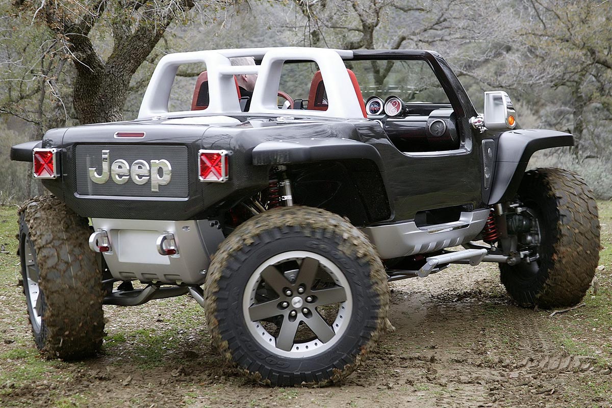 Jeep Hurricane Concept in crab mode with all four wheels turned in the same direction for lateral movement