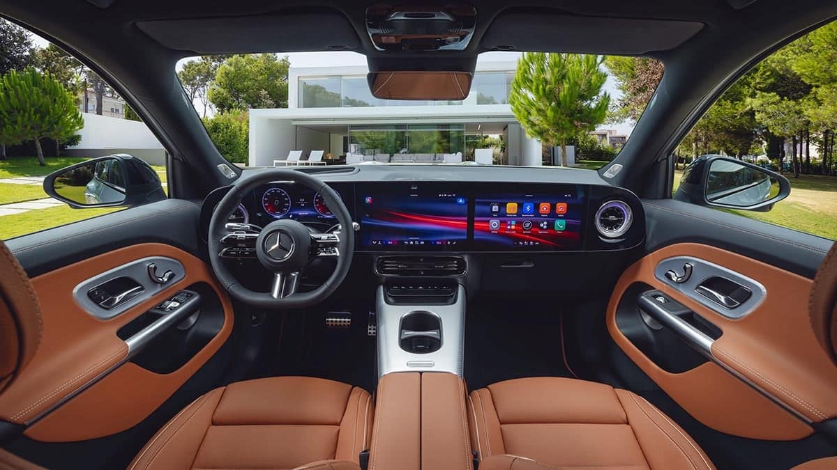 Vue arrière du Mercedes GLB 2026 avec feux LED et logo central