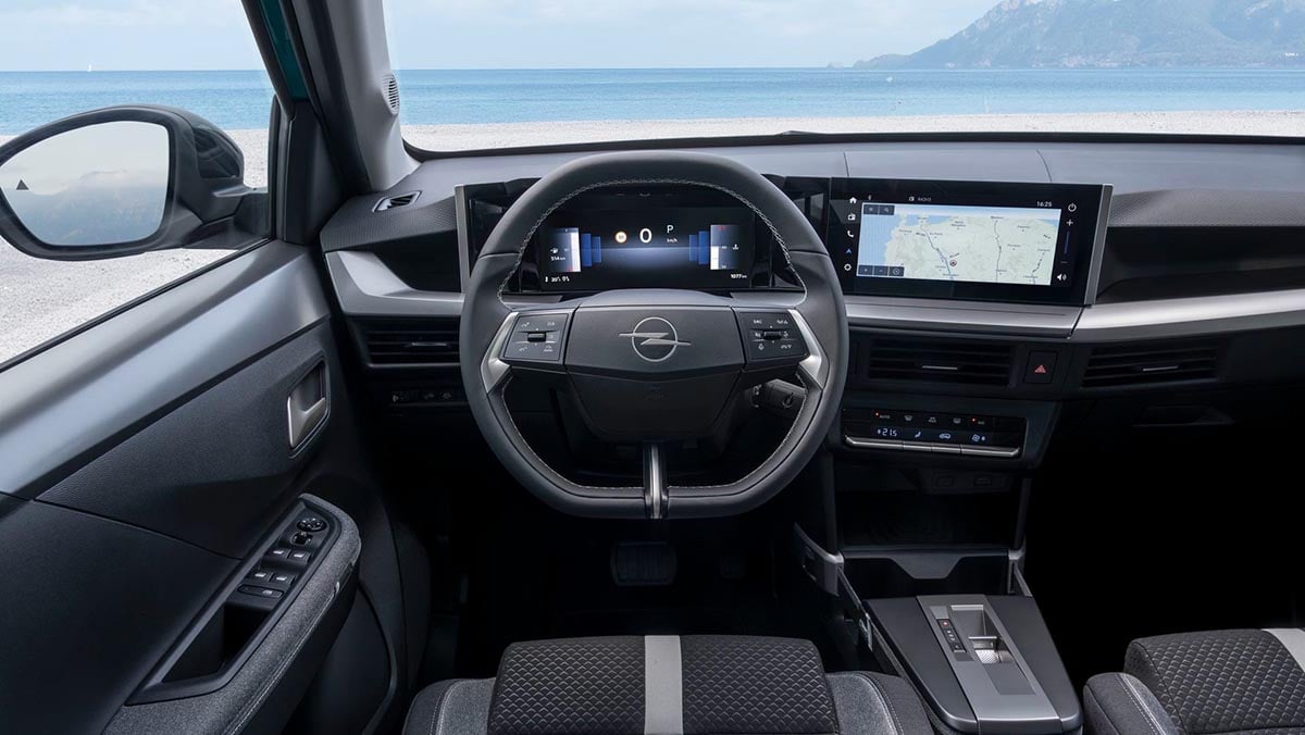 Dashboard of the Frontera Electric Extended Range with digital instrumentation and central screen