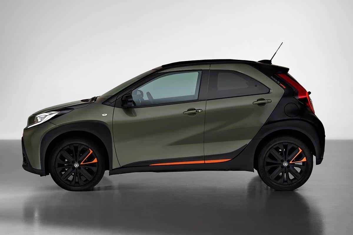 I notice the text you provided is already in English. Here is the French version that would translate to that English text:
Véhicule économe en carburant avec une couverture de garantie exceptionnelle jusqu'en 2040 et une consommation maîtrisée de 100 MPG malgré l'absence de technologie hybride.
