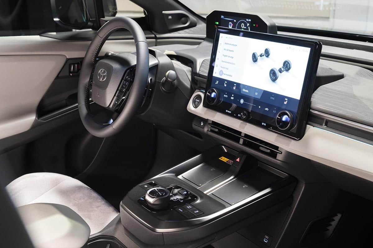 Dashboard of the Toyota C-HR+ Electric with central touchscreen and digital instrumentation