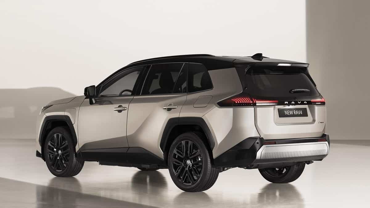 Rear of the 2026 Toyota RAV4 with modernized light signature and taut lines